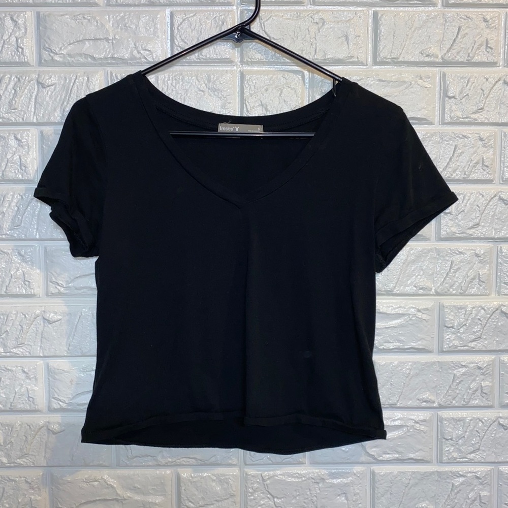 Tresics cropped v neck tee
